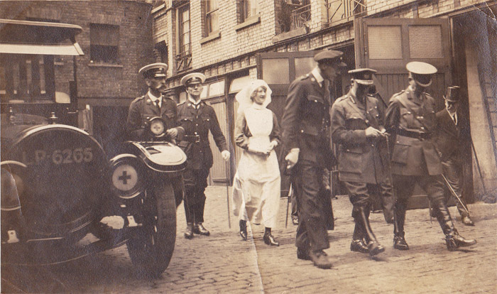 A visit (or possibly an inspection) by two senior Army officers to the Ambulance Column. The photograph was taken in Gower Mews, off Gower Street and very close the Column’s headquarters.